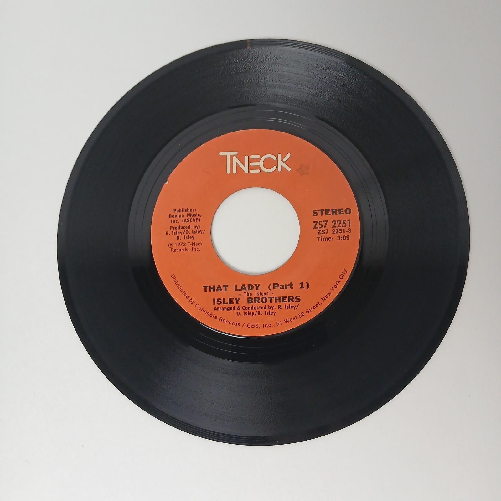 Isley Brothers – That Lady Part 1 & 2 45 rpm record ZS7 2251 Item image 3