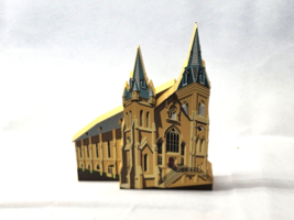 Sheila&#39;s Collectibles Wesley Church, Savannah Georgia Wood Shelf Sitter Display - £10.99 GBP