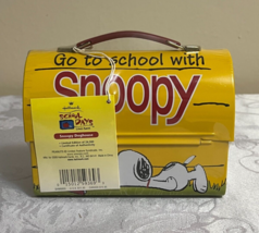 Hallmark Peanuts Snoopy Doghouse Mini Lunch Box School Days 2000 Sealed - £31.65 GBP