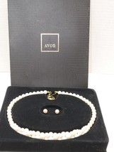 New Avon Faux-Pearl Avon Necklace &amp; Earrings Combo Portraits of Love Gift Set - £11.95 GBP