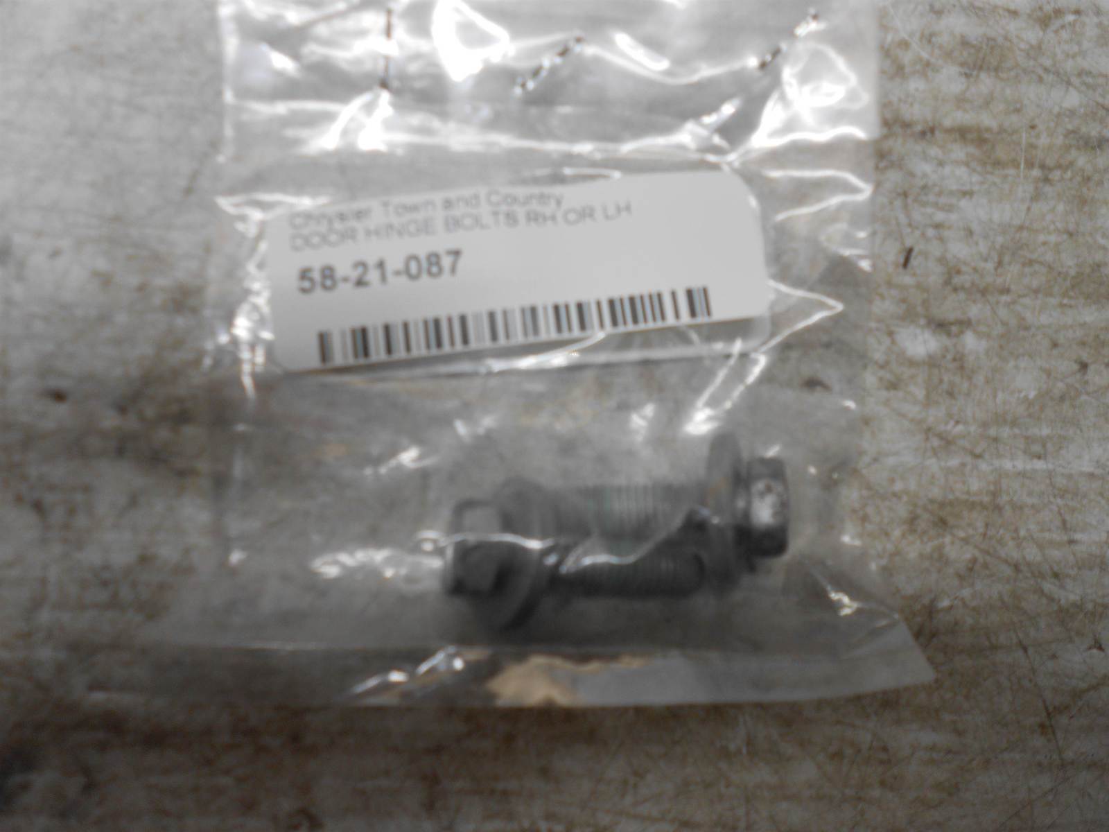 2010 Chrysler Town And Country DOOR HINGE BOLTS LEFT OR RIGHT OEM - $21.99