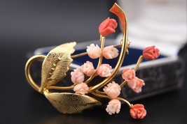 Vintage Carved Coral Flower Brooch – Gold Tone Leaves – Excellent Condition - $1,676.87 MXN