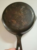 CAST IRON NO. 3 SKILLET 6.5 INCH image 4