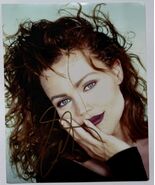 Belinda Carlisle Autographed Glossy 8x10 Photo - €68,28 EUR