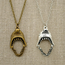 SHARK NECKLACE 17&quot; Chain 1&quot; Small Pendant with Moving Jaws BRAND NEW Gre... - €5,11 EUR