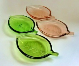 4 Pressed Glass Colored Leaf Dishes - £27.17 GBP