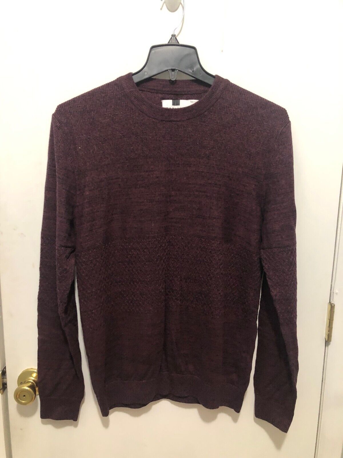 Topman Mens SZ Medium Pullover Crewneck Sweater Super Soft - $9.89