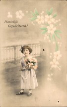 Vintage, Girl and Flowers, Art Deco Tinted postcard, circa 1910, vintage - $92.48 MXN