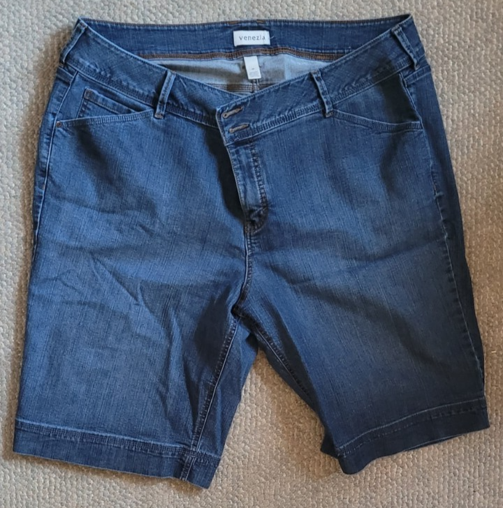 Women&#39;s Venezia Denim Shorts Plus Size 26 Button Zipper Casual Summer Ou... - $14.99