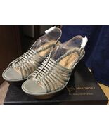 B Makowsky Willow Grey Leather Braided Wedge Sandals 6.5 New - $694.11 MXN