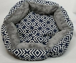 Akarden 2 Piece Pet Bed - Plush Self Warming - 18”Blue Hexagon Design New BX1 - £21.91 GBP