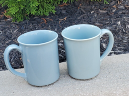 Corning Country Violets Blue Heather Solid Blue Mugs Set of 2 Vintage Corelle - £10.81 GBP
