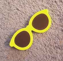 Adorable Plastic Sunglasses Pin 2.75&quot; wide Bright Yellow Wayfarers Beach Shades - £7.89 GBP