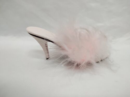 1999 Raine Just The Right Shoe Va-Va voom Figurine - $10.89