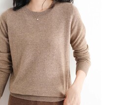 Time and Tru Women's Crewneck Lightweight Soft Knit Long Sleeve Sweater ... - $5.00