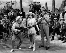 Judy Garland Mickey Rooney hoe down scene 1943 movie Girl Crazy 16x20 inch poste - £19.65 GBP