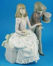 Lladro #5409 Courting Time Boy &amp; Girl w/ Flowers in Love Figurine 8.75&quot; Rare EUC - £316.53 GBP