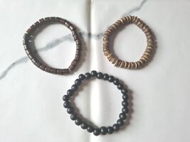 Adjustable Wood Beaded Bracelets - Multicolored Set of Three - €25,57 EUR