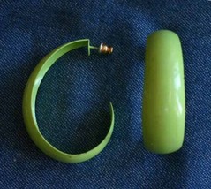 Fabulous Mint Green Enamel Pierced Hoop Earrings 1970s vintage 1 3/4&quot; - £10.35 GBP