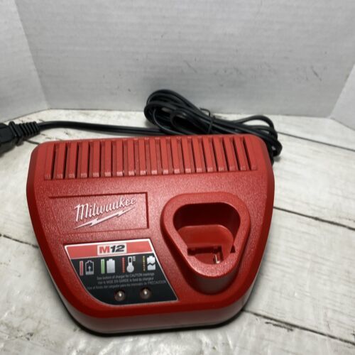 Milwaukee M12 Lithium Ion 12 Volt Battery Charger 48-59-2401 - £13.12 GBP