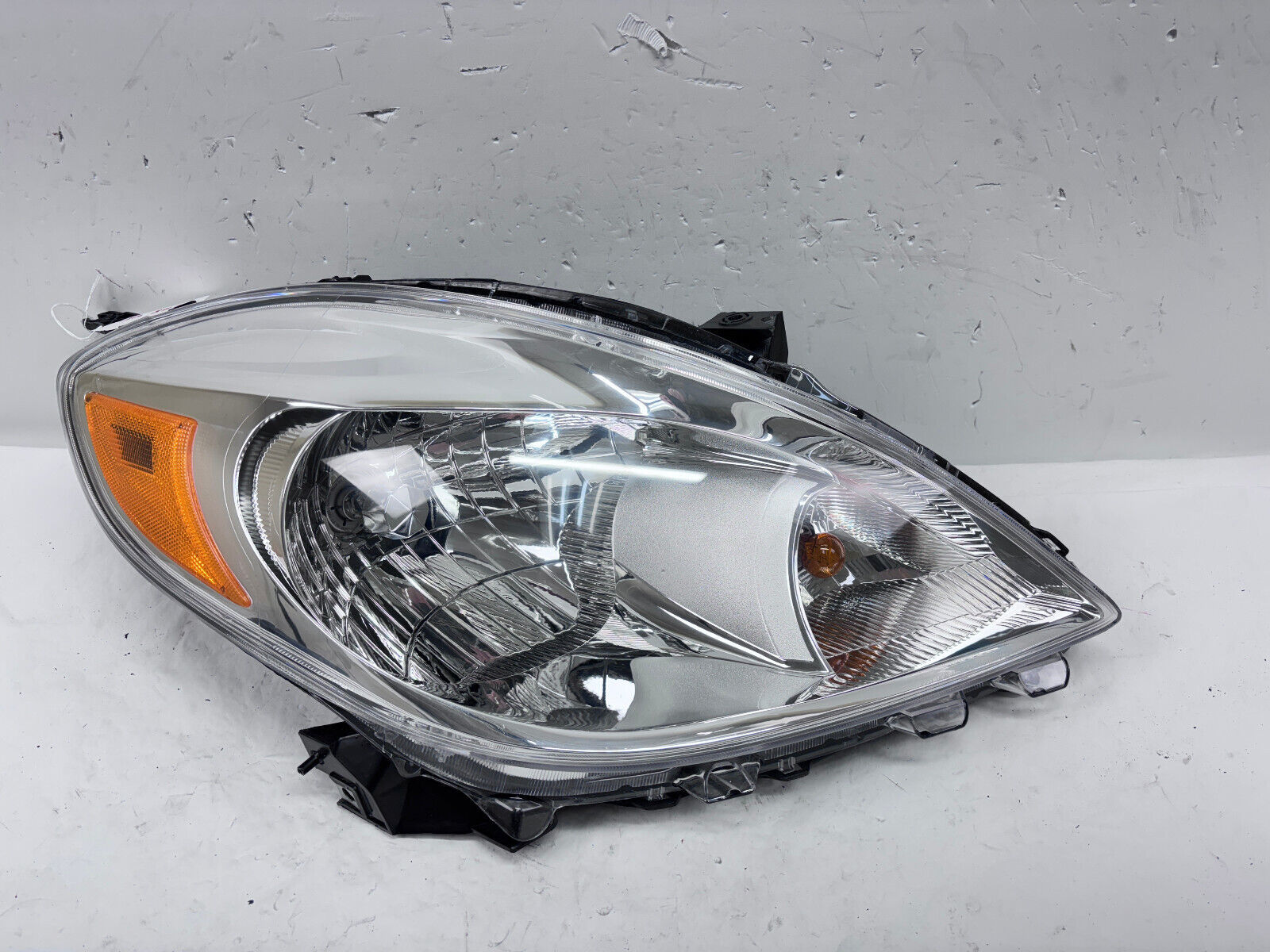 ALL TABS 2012 2013 2014 NISSAN VERSA HALOGEN FRONT RIGHT CAPA  HEADLIGHT - $50.00