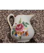 Beautiful Gold Colored Trimmed Flowered Bavarian Creamer - $366.34 MXN
