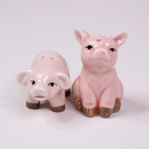Salt And Pepper Mini Piggy Shakers New Without Tags Pink Pigs Cute And Sweet - £7.79 GBP