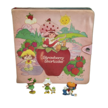 VINTAGE 1984 STRAWBERRY SHORTCAKE STORYBOOK CARRY STORAGE CASE W/ 3 PVC ... - $1,328.09 MXN