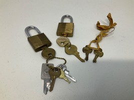 Lot Of 2 Vintage Master Locks No.130 w/Keys &amp; Extra Luggage Keys - £15.05 GBP