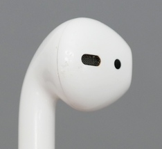 Apple AirPods 1st Gen A1602 with Charging Case (MMEF2AM/A) image 4