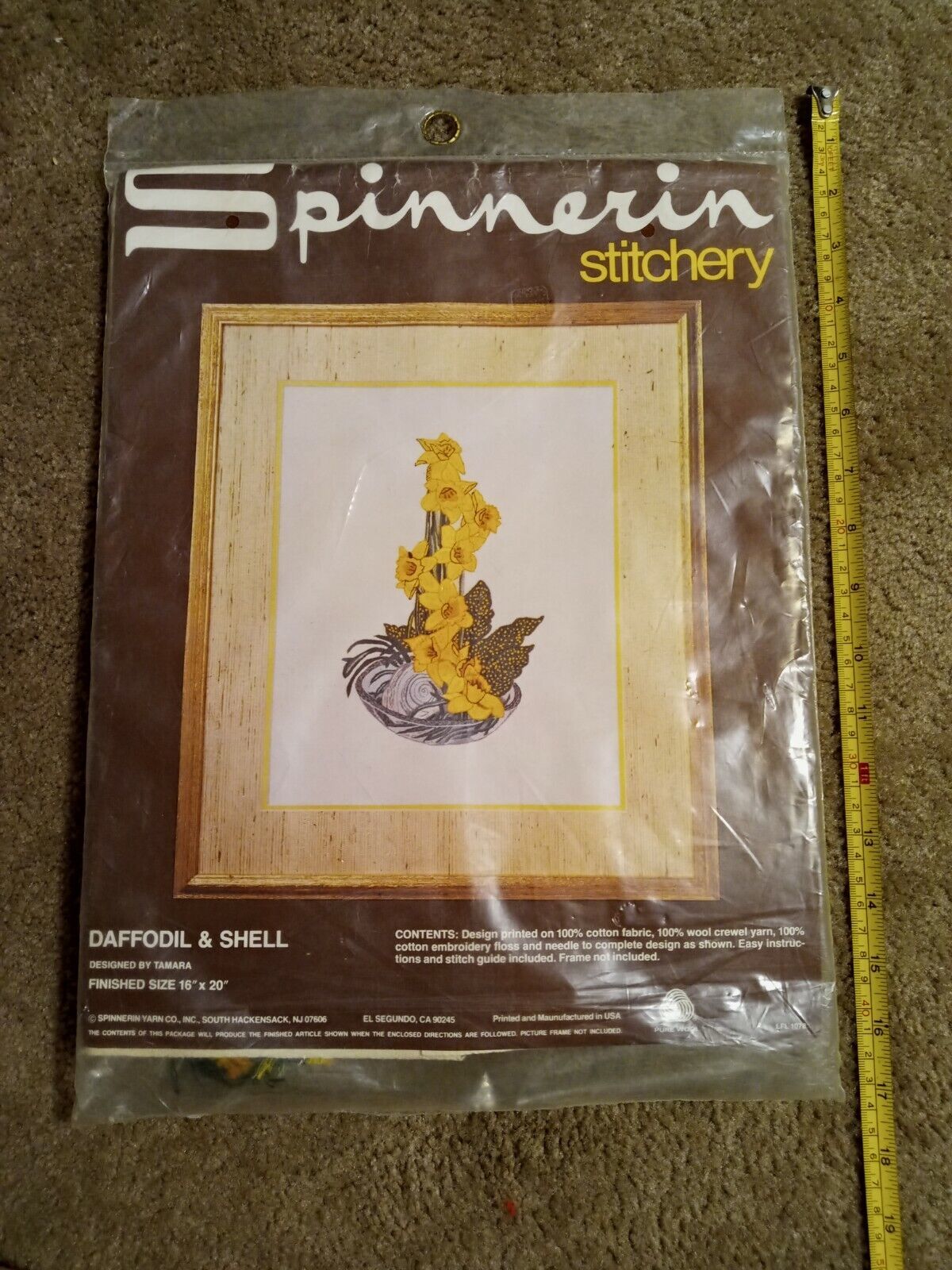 NEW VTG Spinnerin Stitchery Embroidery Kit Daffodil and Shell FAST SHIPPING - $14.30