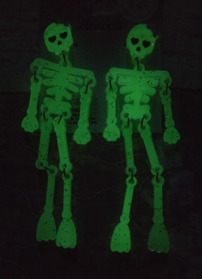 Claire's Halloween Glow In The Dark White Skeleton Dangle Earrings, 1-Pair Item image 3