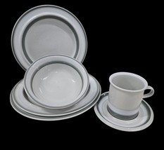 Arabia Finland Salla 5 Piece Place Setting Gray White Inkeri Leivo Stone... - $128.65
