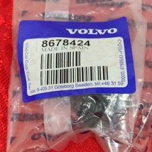 GENUINE VOLVO Windshield Washer Pump Grommet 8678424 V70 XC90 AWD S60 XC... - $185.27 MXN