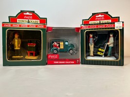 Coca-Cola Town Square Collection Christmas Lot of 3 x100 - $337.87 MXN