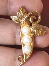 Vintage 60s Peas in a Pod Pin Gold Fill 3 Faux Pearls Mid Century Modern - £8.01 GBP