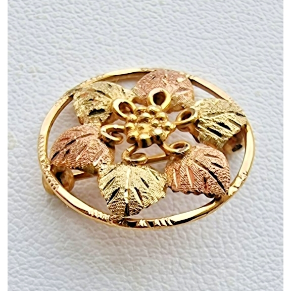 BLACK HILLS 10K YELLOW AND ROSE  and GREEN GOLD FLOWER LEAVES BROOCH PIN AT Item image 10