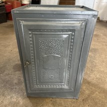 Vtg Bread Pie Safe, Cake Cabinet Bread Box/Farmhouse Decor - $2,379.56 MXN