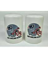 Vintage New England Patriots Salt &amp; Pepper Shaker Set Ceramic with Stoppers - $310.10 MXN