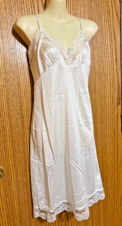 Vintage Sliperfections Dress Slip white Nylon w/ Lace Trim Sz 34 - $16.00