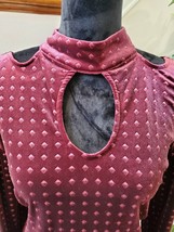 Love Scarlett Women Burgundy Polyester Long Sleeve Mock Neck Casual Top Shirt M - £43.45 GBP