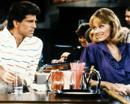 Cheers Ted Danson Shelley Long Talking Over Bar 8x10 Photo - £7.79 GBP