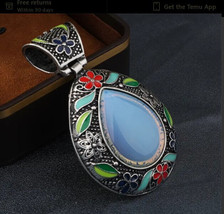 Vintage opalite flower pendant - $9.89