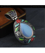 Vintage opalite flower pendant - $13.52 CAD