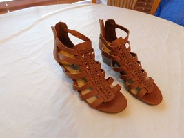 ...Me Too Women&#39;s Missy Shoes 2&quot; Heal Sandal Zipper Closure Size 7M Pre-... - $34.64