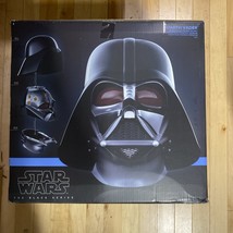 Hasbro Star Wars The Black Series Darth Vader Premium Electronic Helmet - $2,778.29 MXN