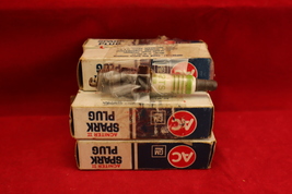 AC Acniter II NOS Spark Plugs Lot Of 8 R42TS - £16.02 GBP