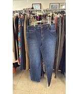 Gloria Vanderbilt Amanda Jeans Women's Size 16 Blue Straight Leg Denim - $19.84