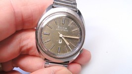 Vintage Bulova Accutron Mens Wrist Watch w Silver Tone Band - $125.00