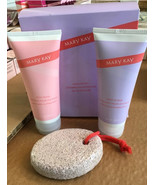 MARY KAY PEDICURE SET~FOOT SCRUB, FOOT MASK &amp; PUMICE STONE~NIB~FULL SIZE! - $230.68 MXN